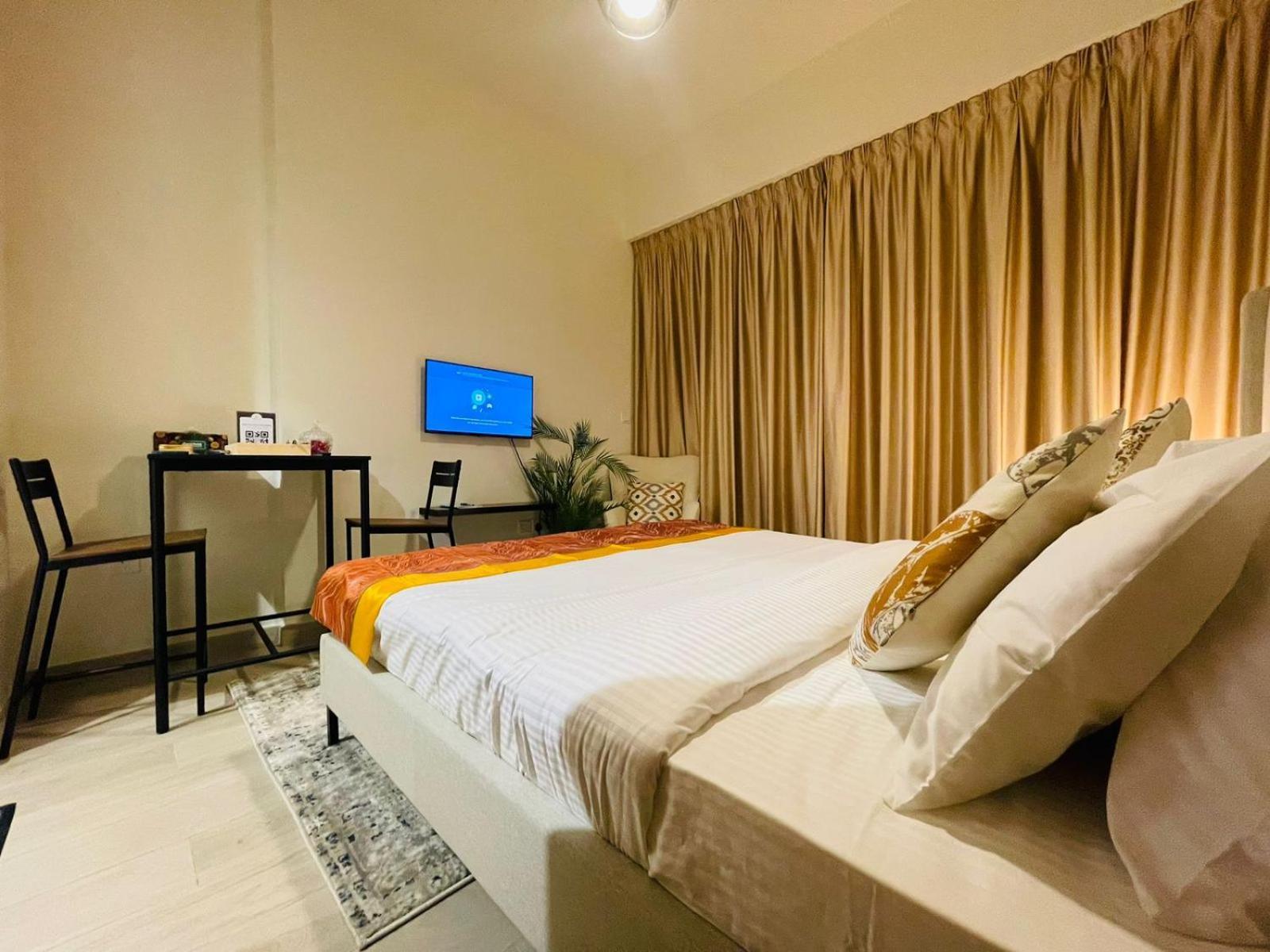 Apartment Cozy Spacious Azizi 47