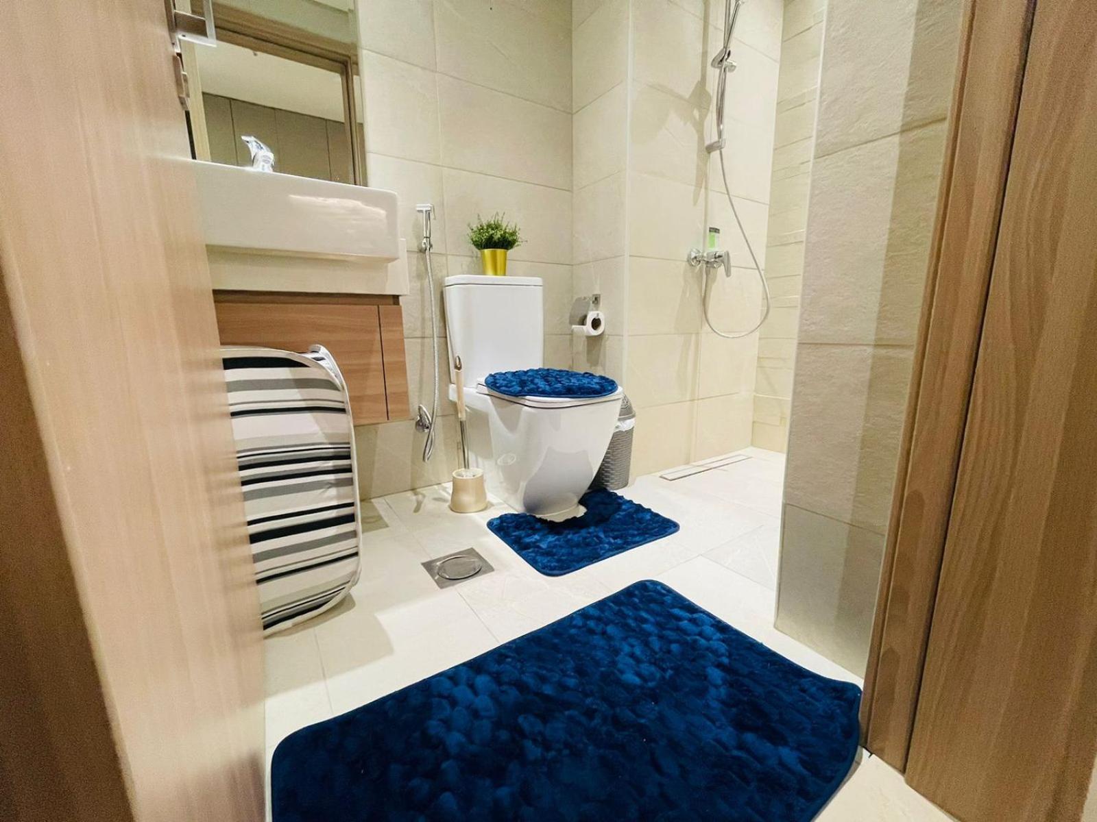 Cozy Spacious Azizi 47 Apartment Dubai