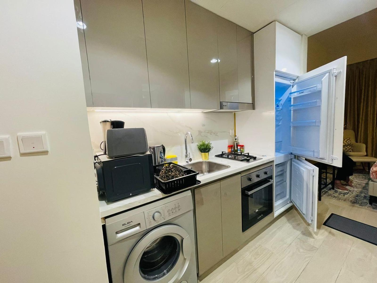 Apartment Cozy Spacious Azizi 47